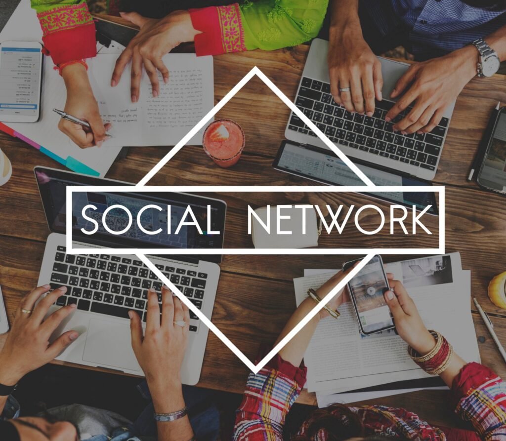 communication connexion academique medias sociaux
